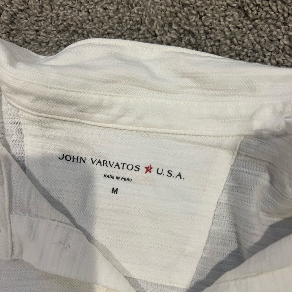 Mens white collar shirt